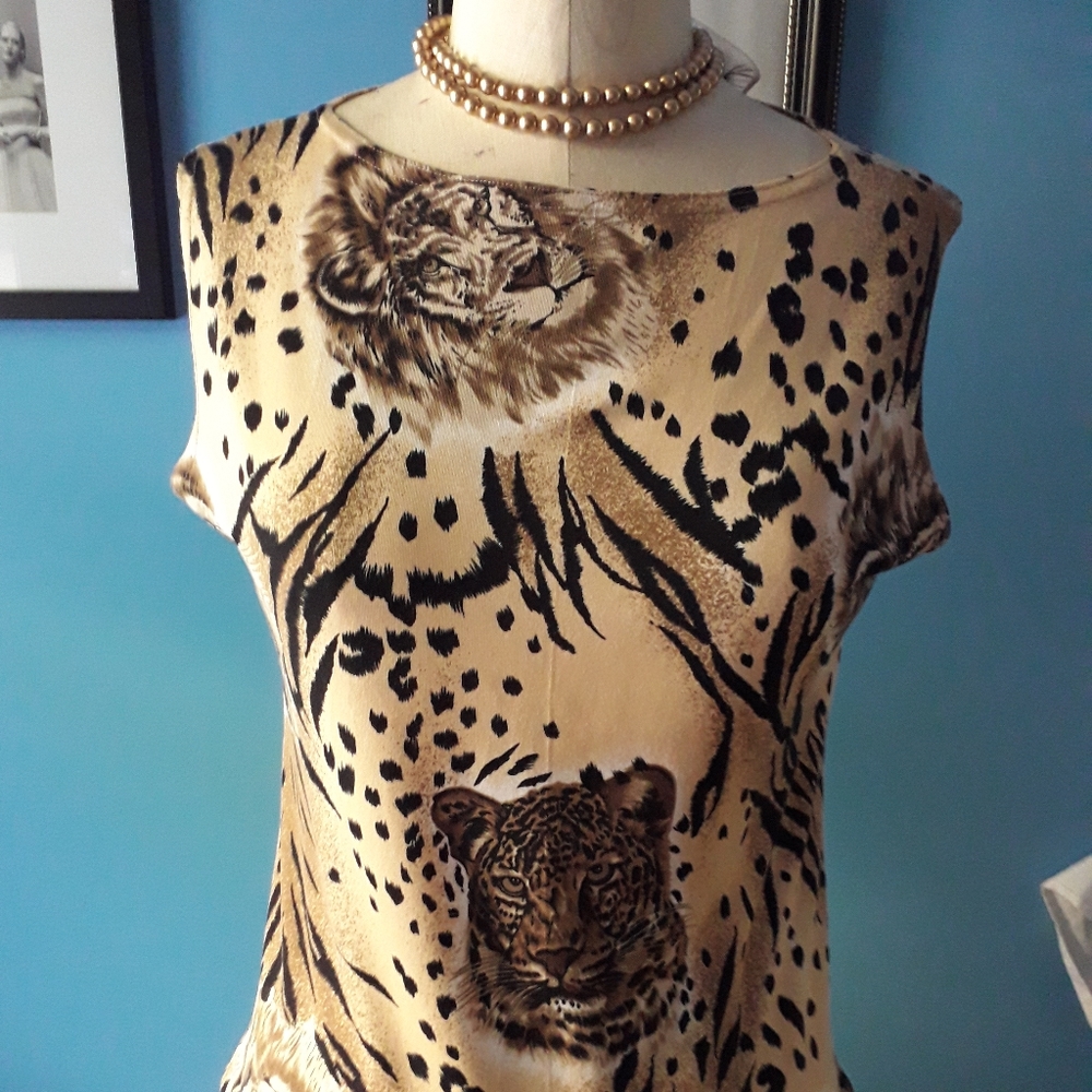 Tiger fun top.